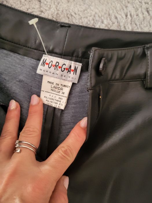 Vand pantaloni imitatie piele