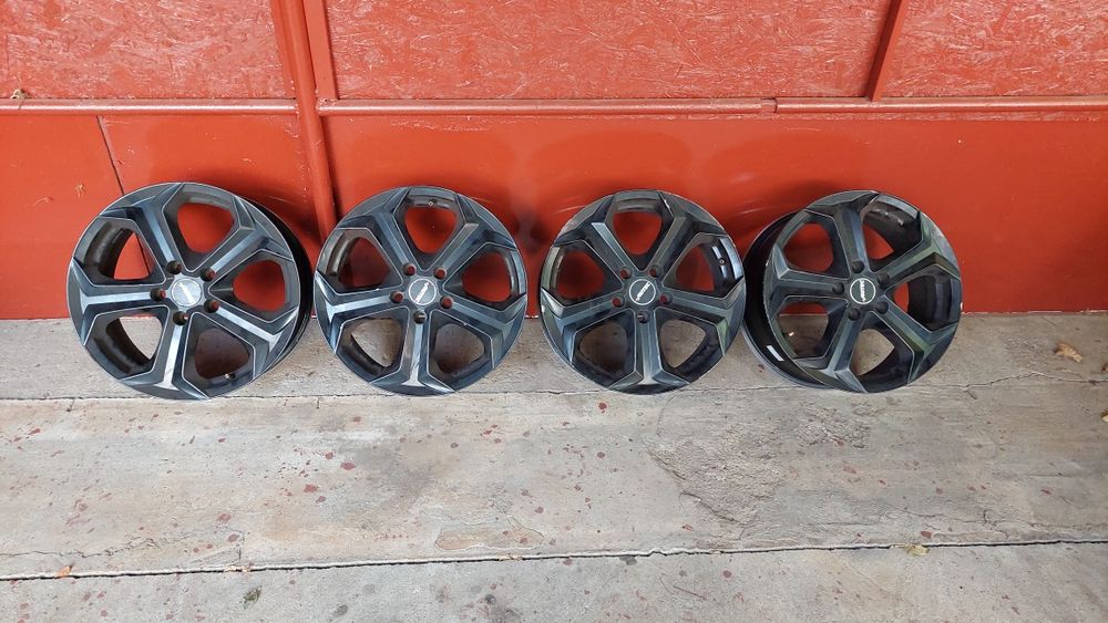 Jante pe 17  au fost montate pe un opel astra j anul 2015