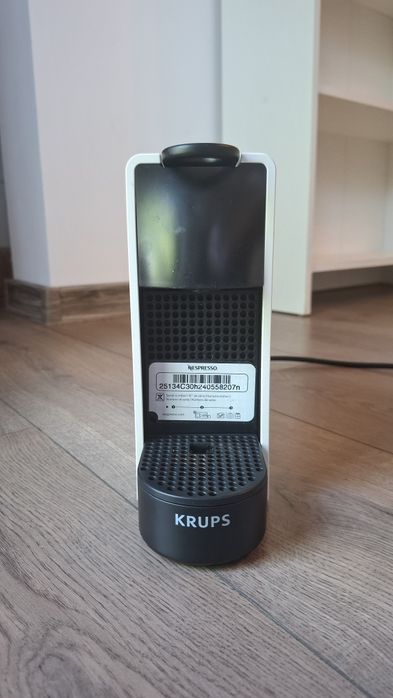 Nespresso Krups Essentza mini , Alb