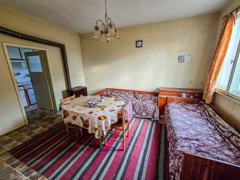 Истинска масивна къща – 3 етажа по 140 кв.м в с. Енина