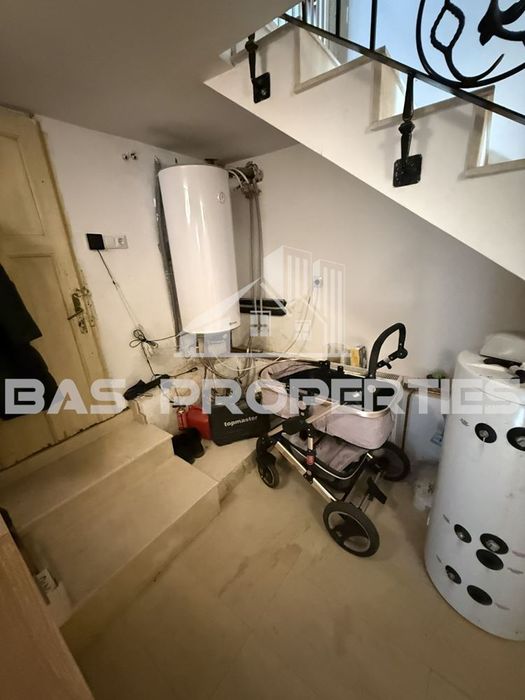 Къща в София-с.Мърчаево площ 270