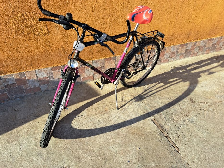 Bicicleta cu roti de 26