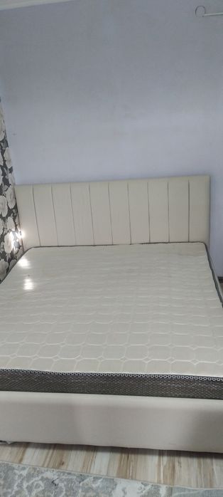Продается кровать с матрасом