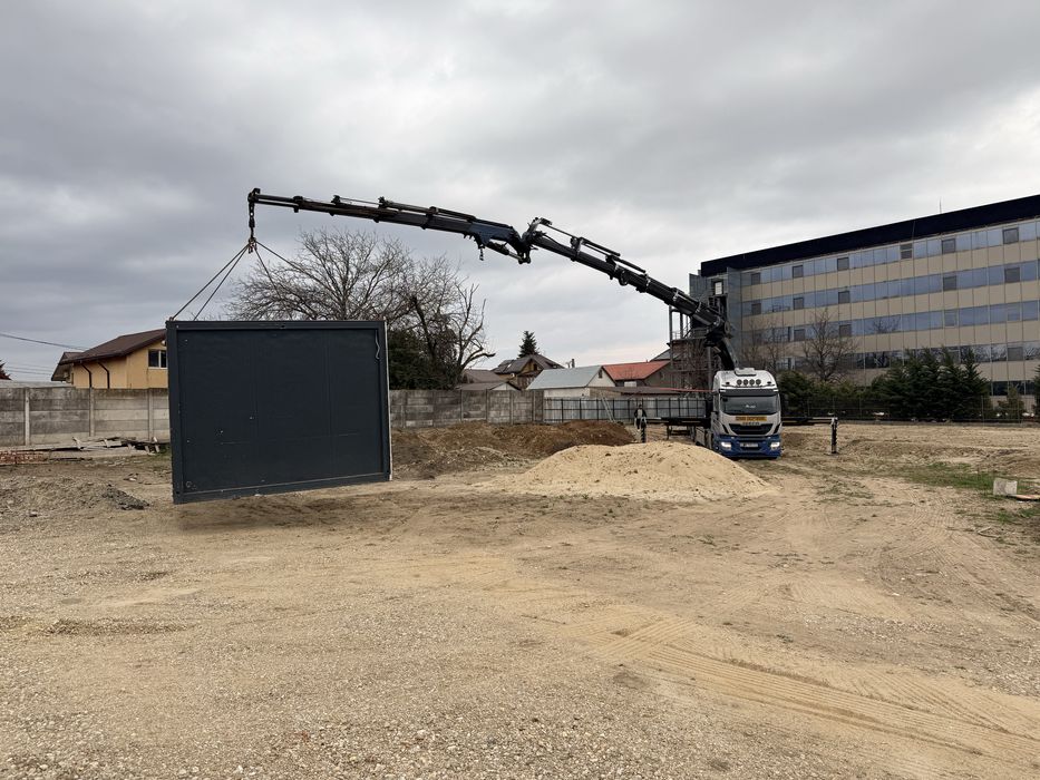 Camion cu macara/containere utilaje