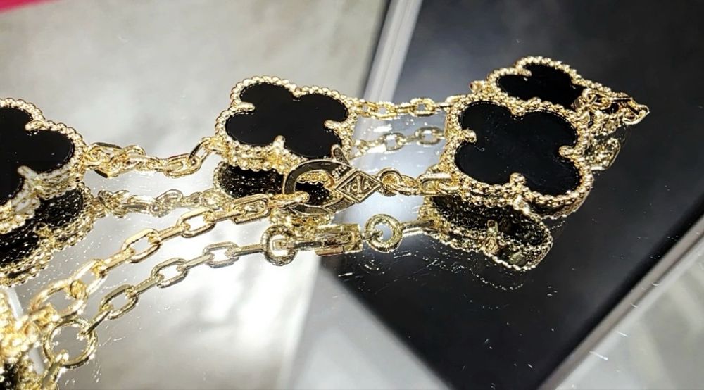 Гривна Van Cleef в черно с  5 листа на детелината, Нова