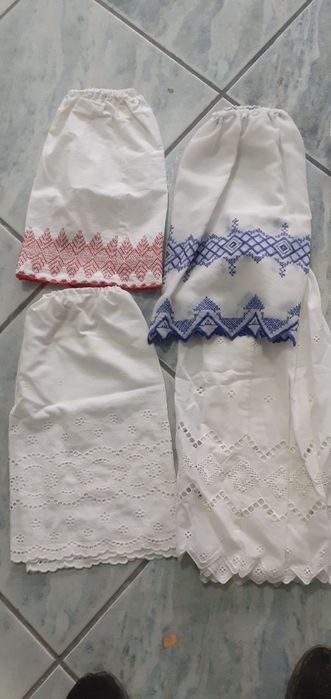 Poale ,fuste costum popular de fetițe.