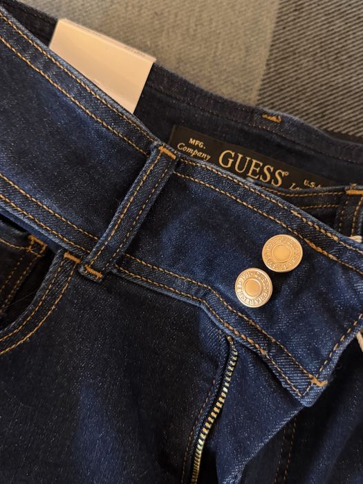 Джинсы новые “GUESS”