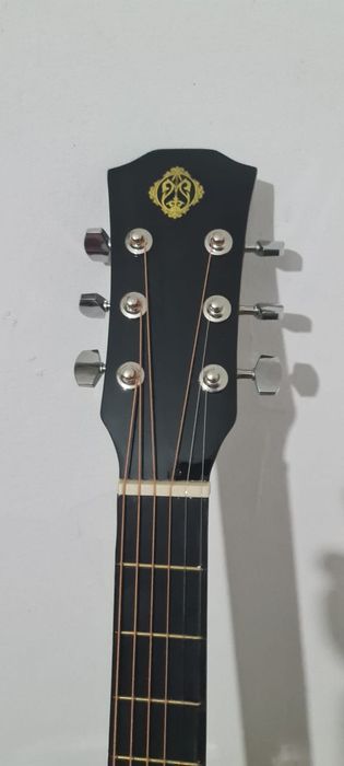 Продам гитару хорошо состояние