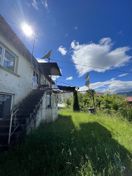 Двуетажна къща - с. Бял извор, общ. Ардино