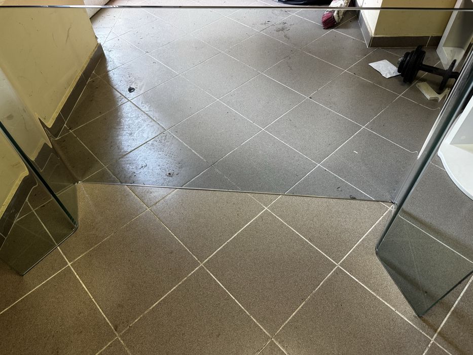 Стъклена холна маса