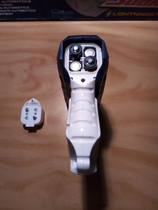 Pistol de apă cu baterie