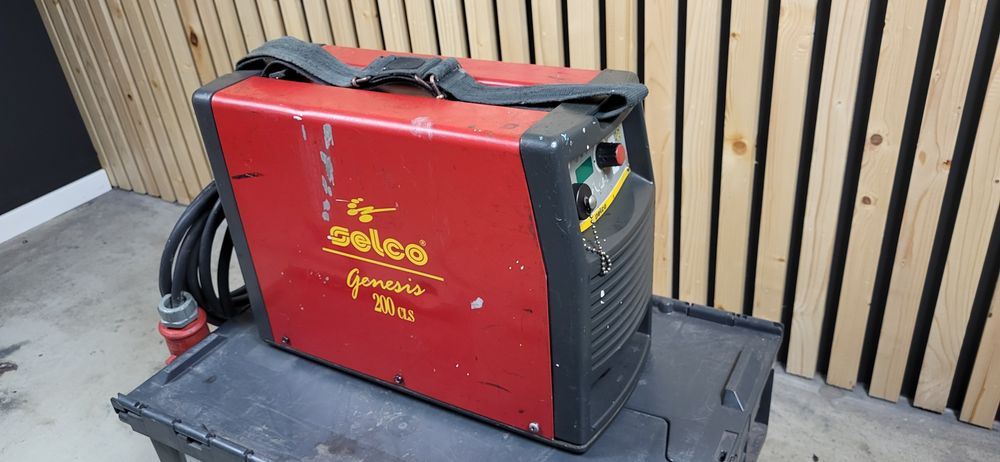 Aparat de sudura 200A tip invertor Selco genesis 200CLS
