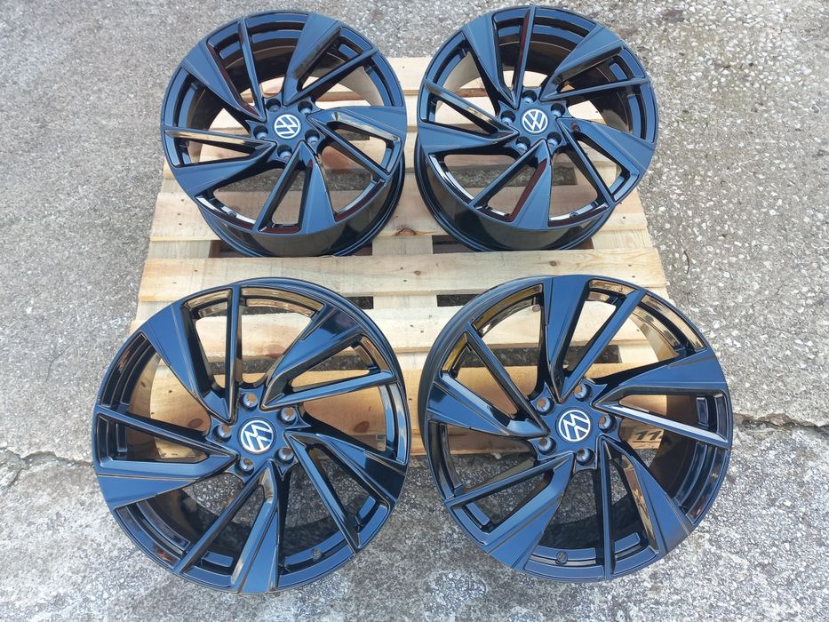 18"VW GTI GTD PIANO BLACK 8ж ет40 Golf Passat Touran Tiguan Seat
