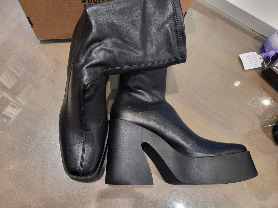 Дамски боти BERSHKA