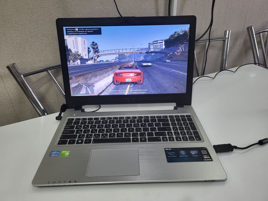 Ноутбук ASUS SonicMaster