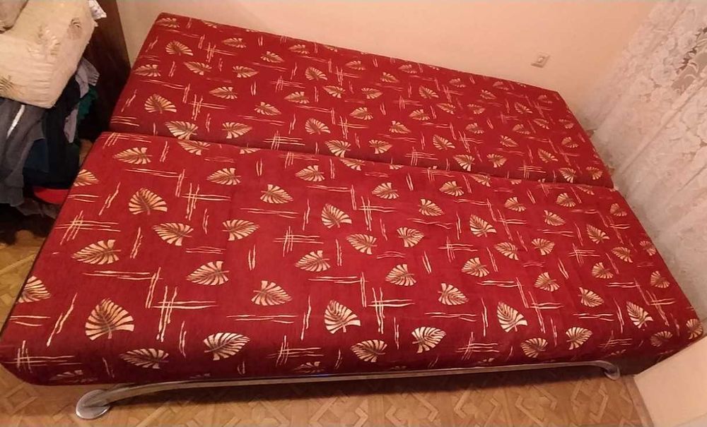 Диван триместен с функция сън