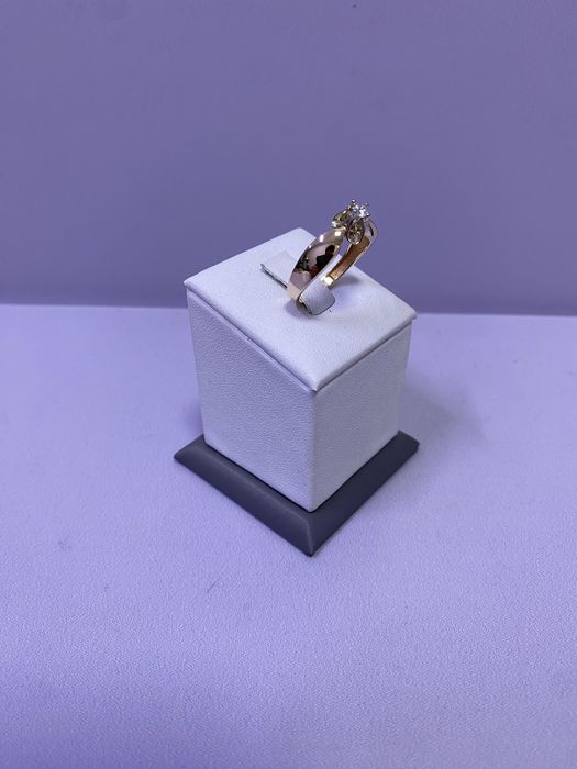 Кольцо с камнями / СТ 26745