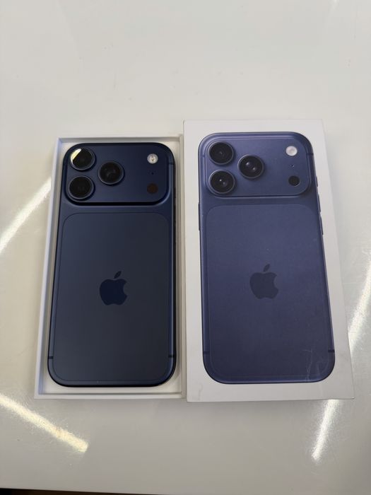 Като нов Iphone 17 pro Deep Blue 256 GB