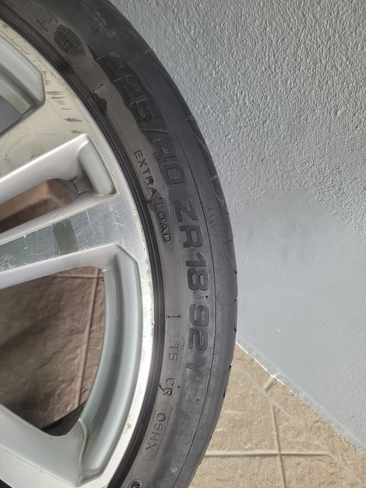 Jante+ cauciucuri Audi A3 225/45 R18
 Model 5-Parallel Spoke
225/45 R18, 7.5J, ET 51,  5x112
Jantele nu sunt indoite sau sudate
Compatibile cu:
A