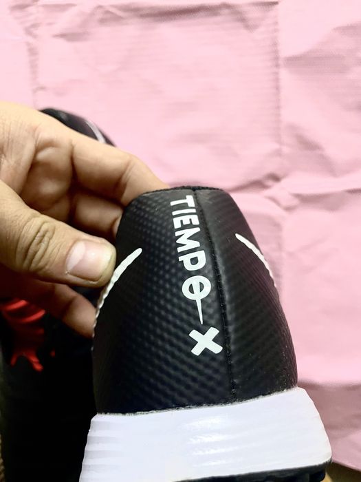Продам кроссы от Nike Tempo X