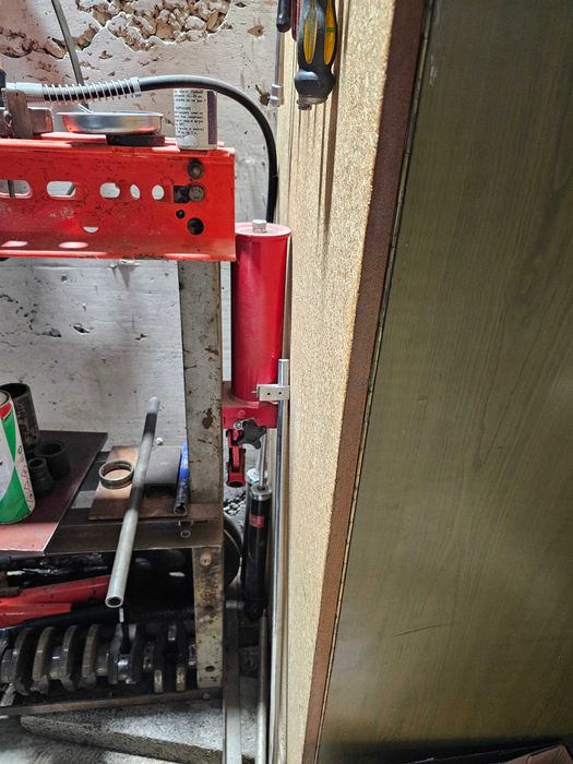 Хидравлична преса 12 тона