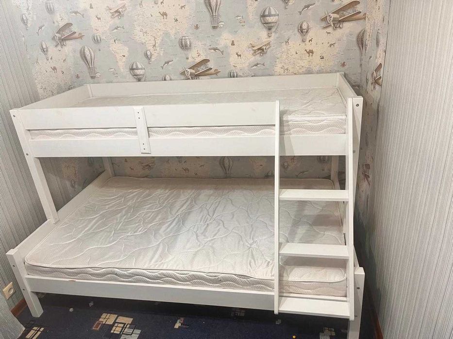 Кровать двухъярусная