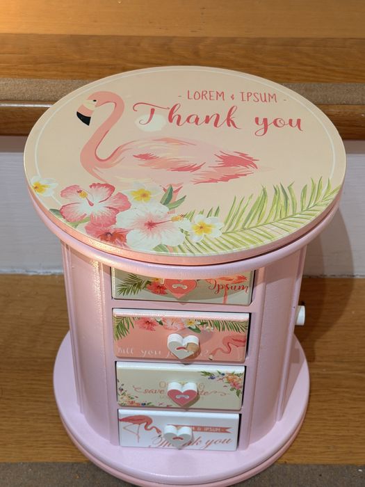 Дървена кутия за бижута