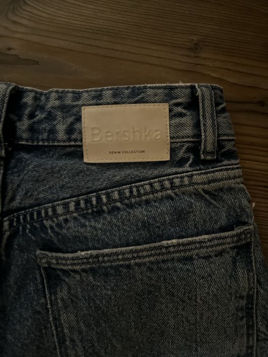Bershka дънки с надписи