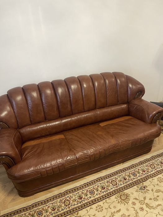 Canapea  extensibila din piele naturala + 2 fotolii