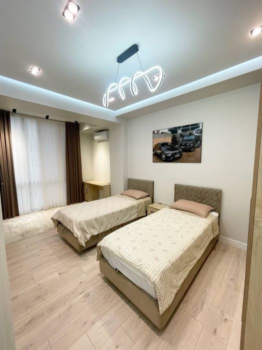 Продается квартира новостройка  ж/к E-ONE на против Piramit tower