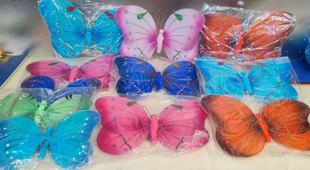 Decoratiuni handmade sub forma de fluture diverse culori