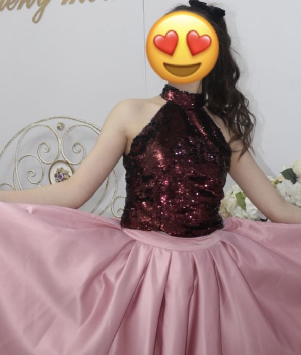 Продам костюмы