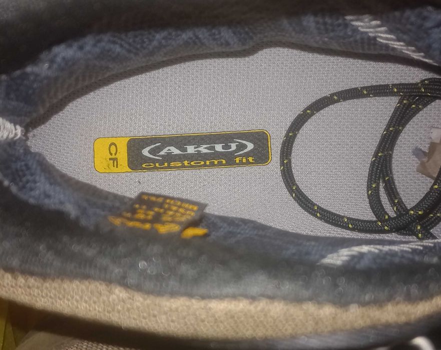 Продам горные ботинки новые