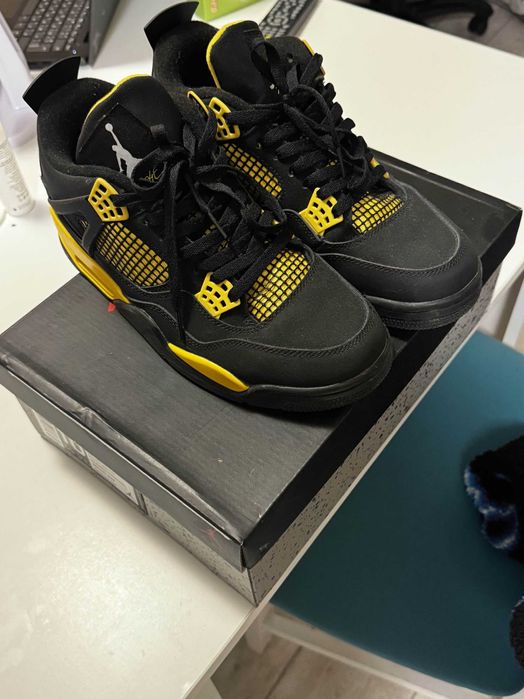jordan 4 retro thunder