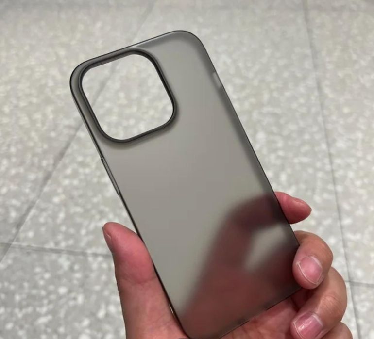 Чехлы для iPhone 16 Pro Max — новые, в упаковке!