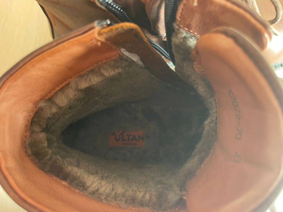 Продам продам зимнюю обувь