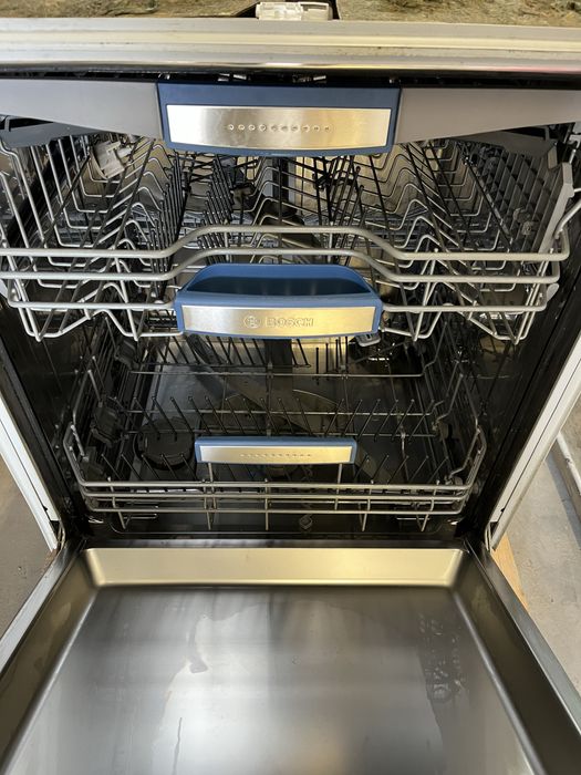 Съдомиялна за пълно вграждане Bosch 60см