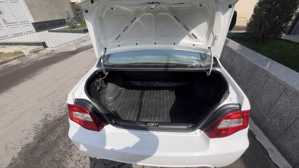 Nexia 2.    1,6 dons zoʻr holatida kraskasi toza gaz qoyilmagan