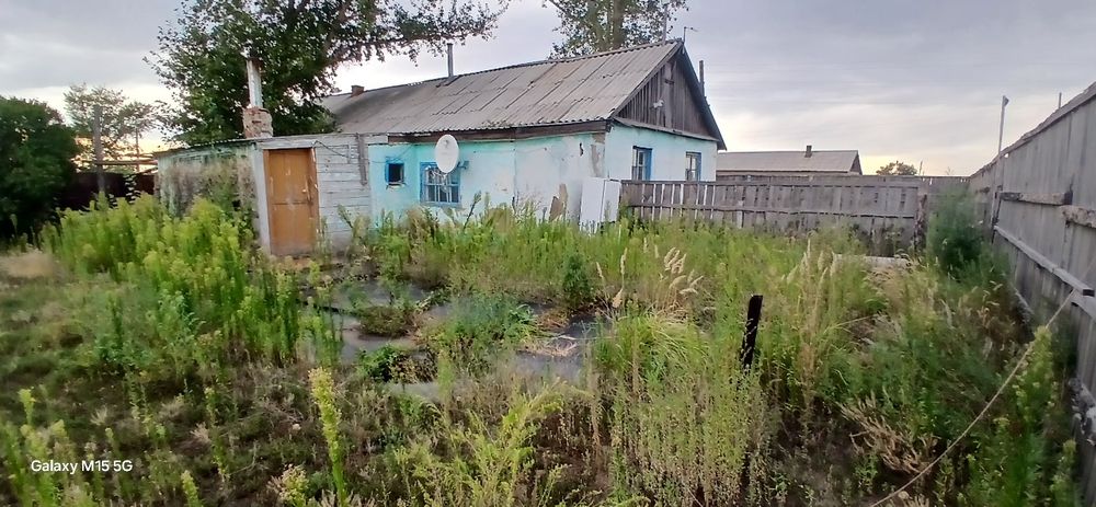 Продам 2 дома с большой территорией