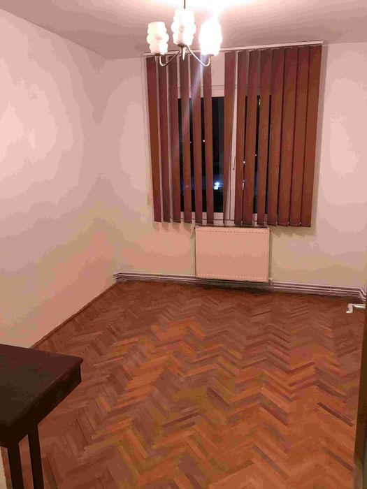 Vand apartament 4 camere