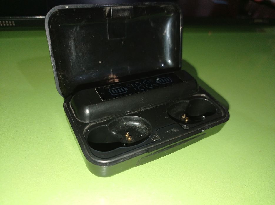 TWS F9-5C simsiz bluetoth zaryadlash qutisi