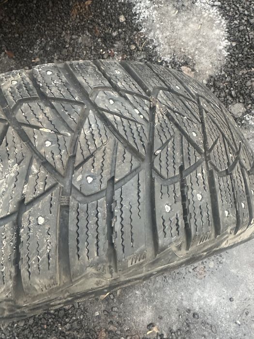 Продам шины 225/50/17