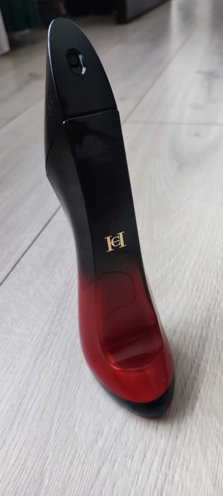 CAROLINA HERRERA Very Good Girl 80ml doar testat