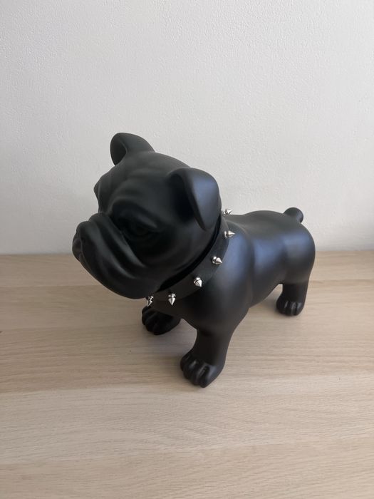 Фигура  на  куче  булдог