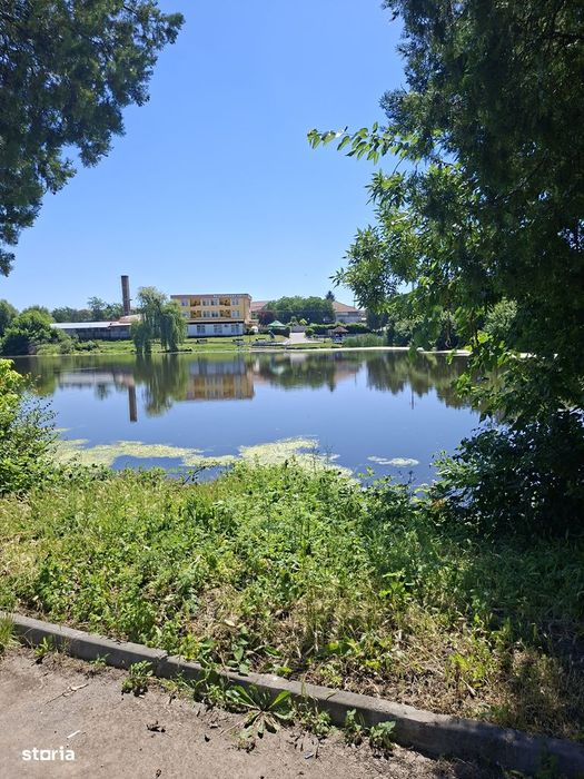 Casă lângă lac, Filiași.