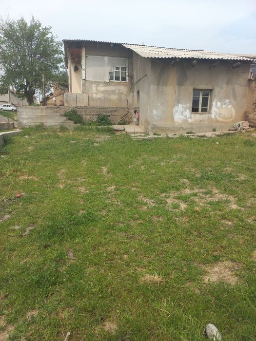 Uchastka uy sotiladi