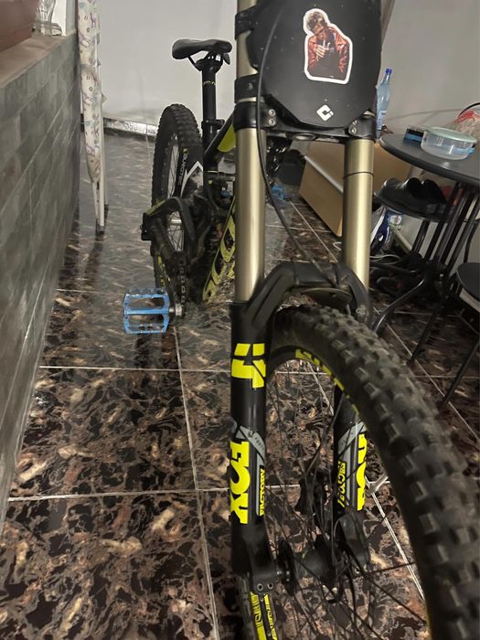furca fox 40 factory pe arc