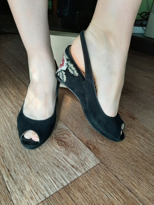 замшевые босоножки