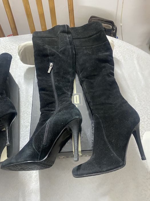 Пррдаю женские сапоги, туфли