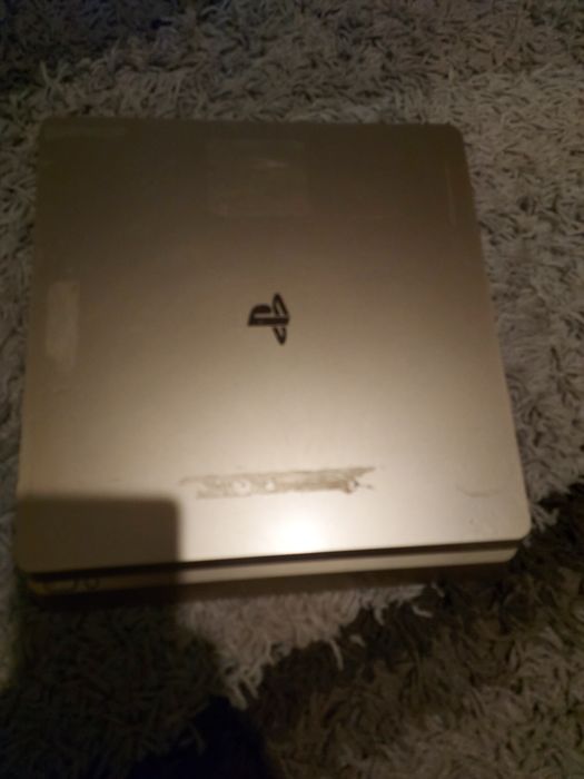 Xbox Series S și Ps4 Slim